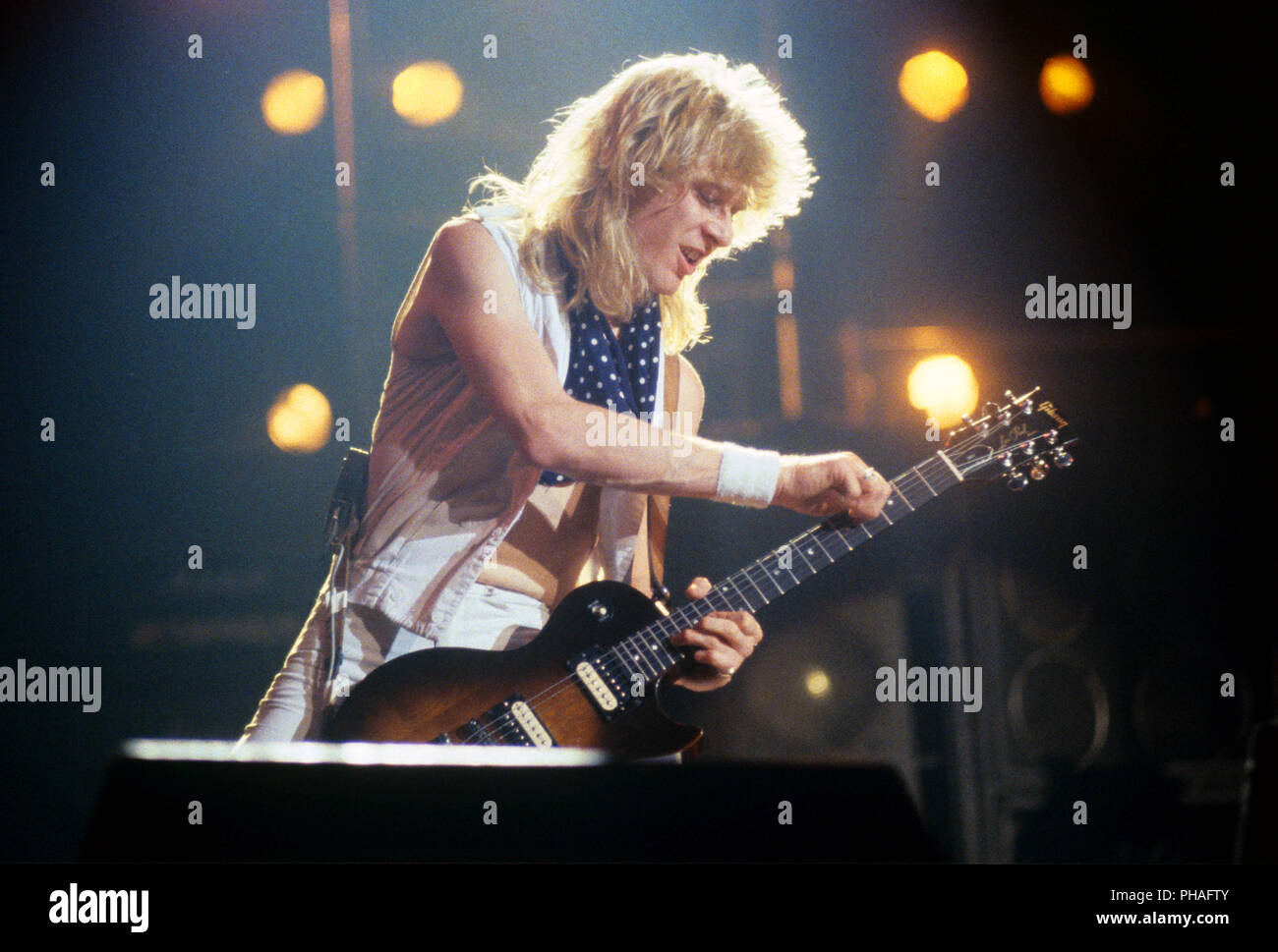 Def Leppard sur 01.12.1983 à Dortmund. Dans le monde d'utilisation | Banque D'Images