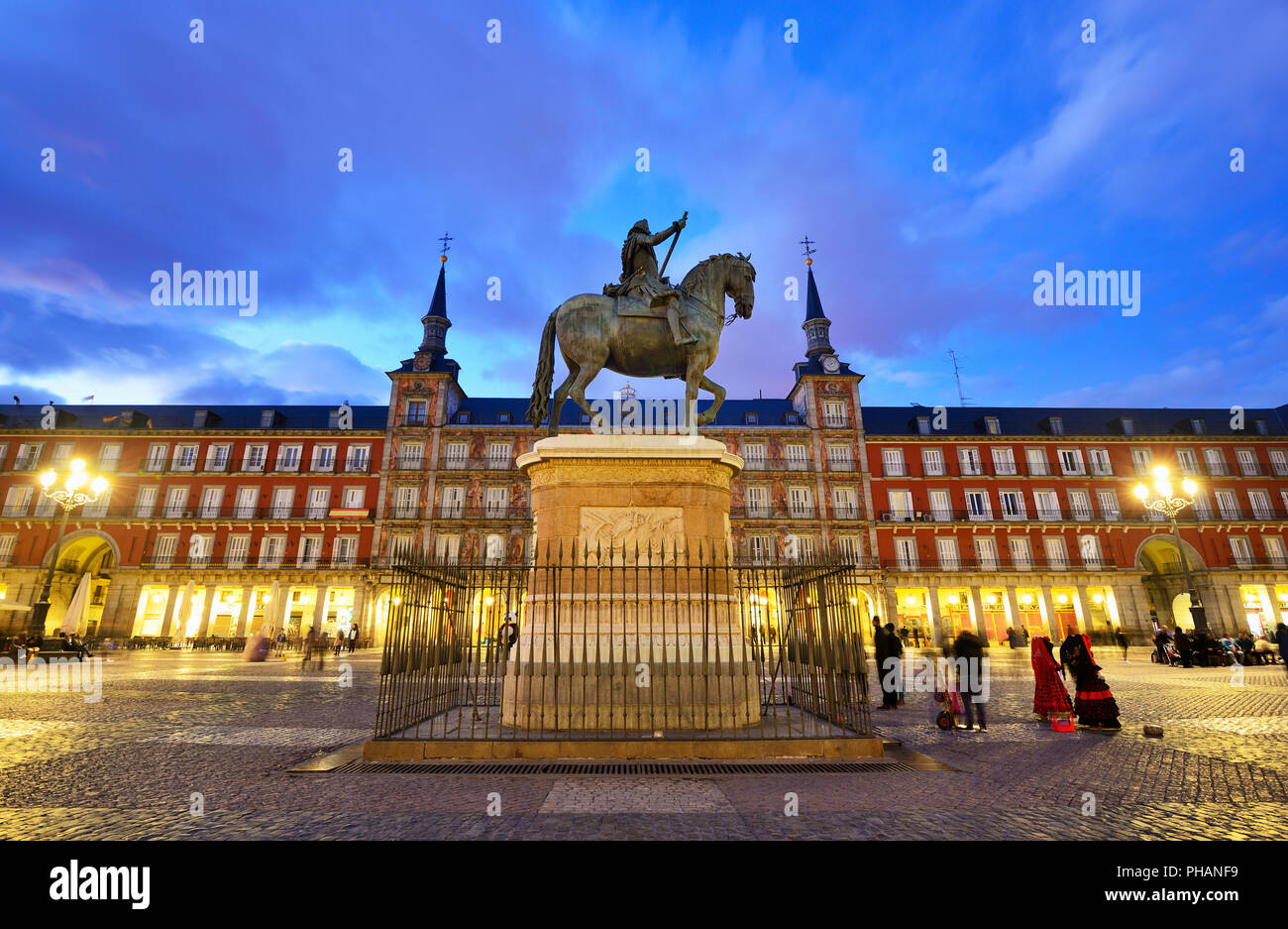 La statue équestre du roi Felipe III (Philippe III d'Espagne), la Plaza Mayor, Madrid. Espagne Banque D'Images