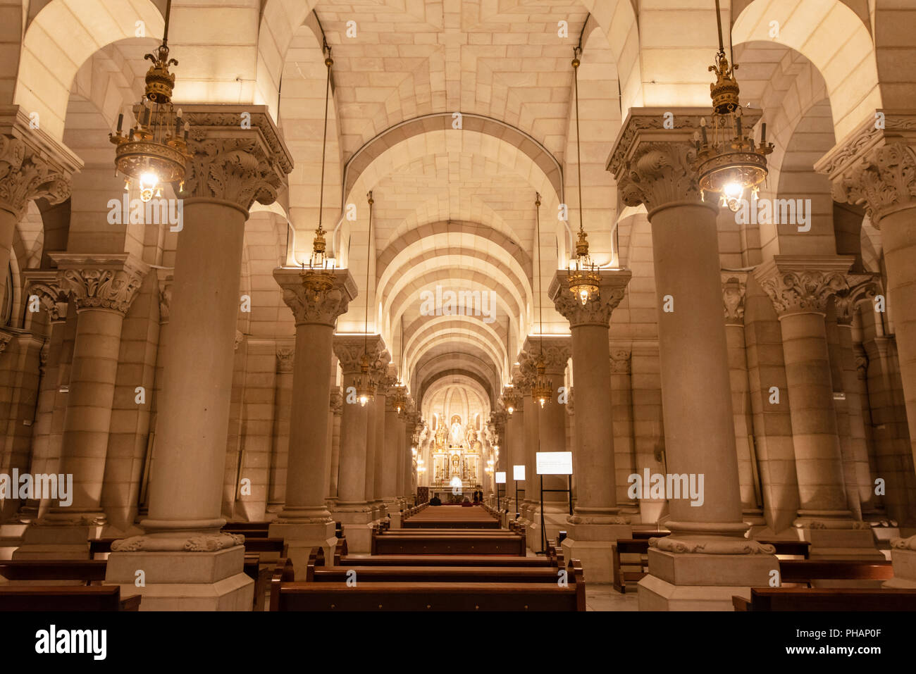 La Crypte des 400 colonnes, sous la cathédrale de l'Almudena. Madrid, Espagne Banque D'Images