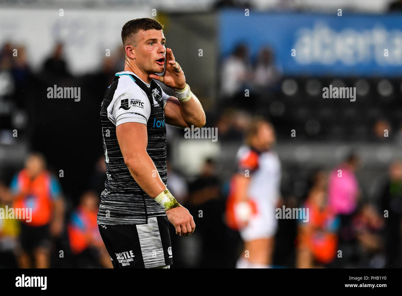 Swansea, Royaume-Uni. 31 août 2018 , stade Liberty , Swansea, Pays de Galles ; pro Guinness 14's Ospreys Rugby v Edinburgh Rugby ; Scott Williams des Balbuzards en action Credit : Nouvelles Images /Alamy Live News Banque D'Images