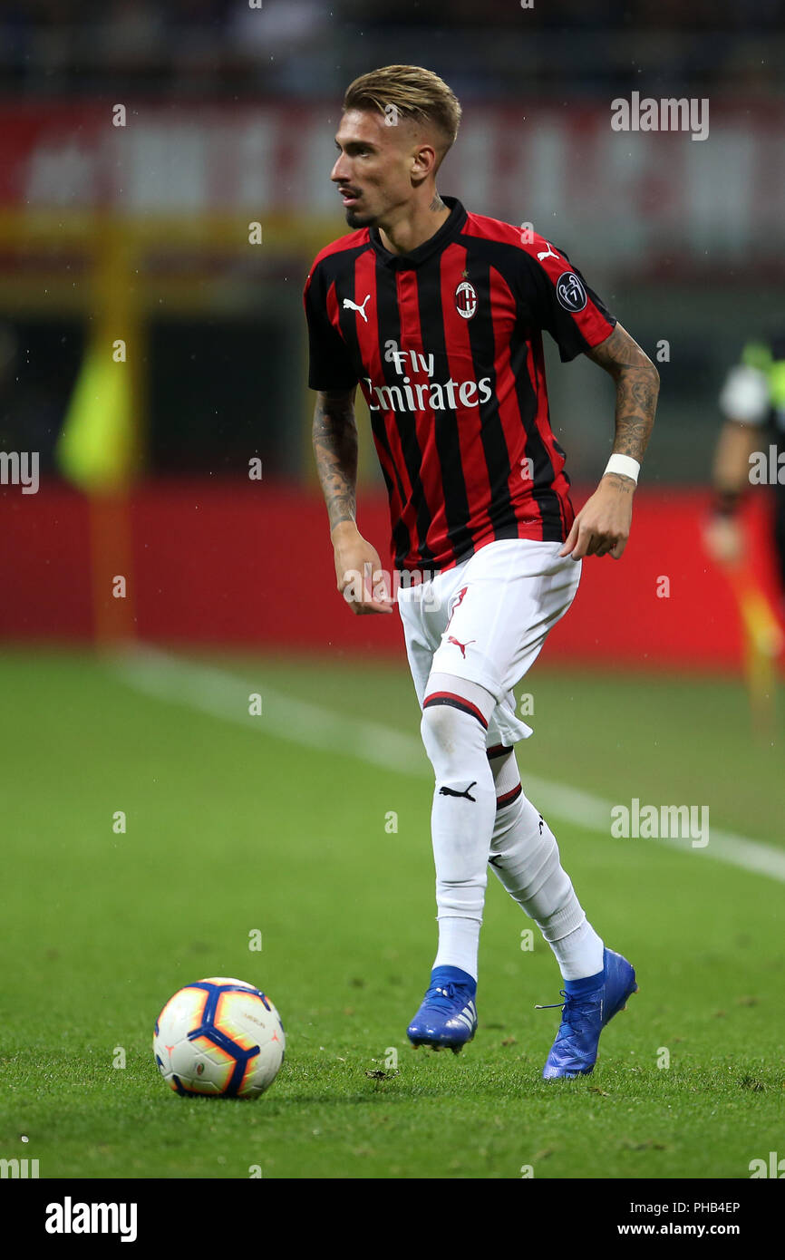 Milan, Italie. 31 août 2018, San Siro, Milan, Italie ; Serie A football, l'AC Milan contre les Roms ; Samu Castillejo de Milan contrôle la ball Crédit : Giampiero Sposito/Alamy Live New Banque D'Images