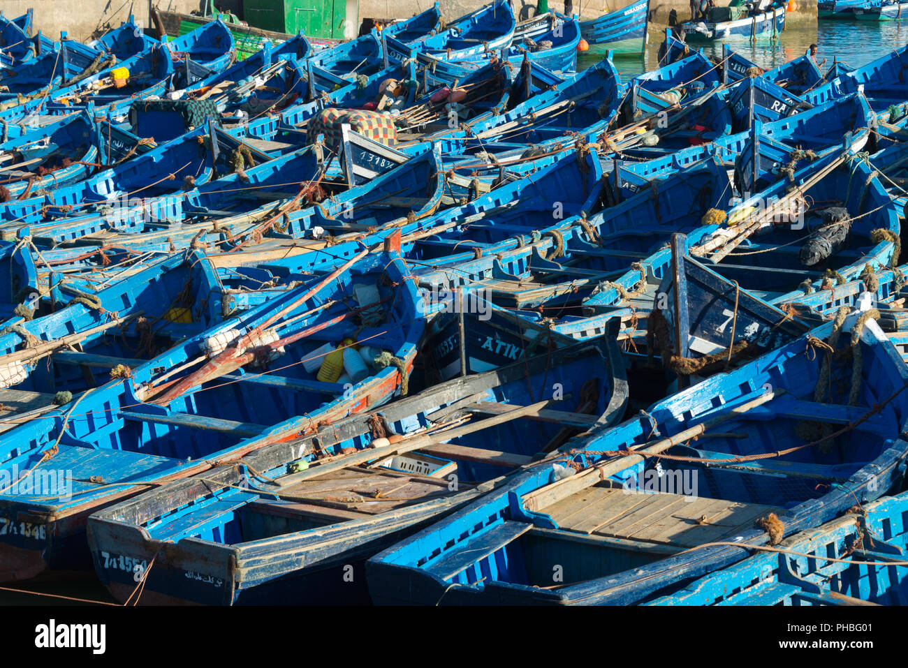 Bateaux de pêche amarrés au port d'essaouira, maroc Banque D'Images
