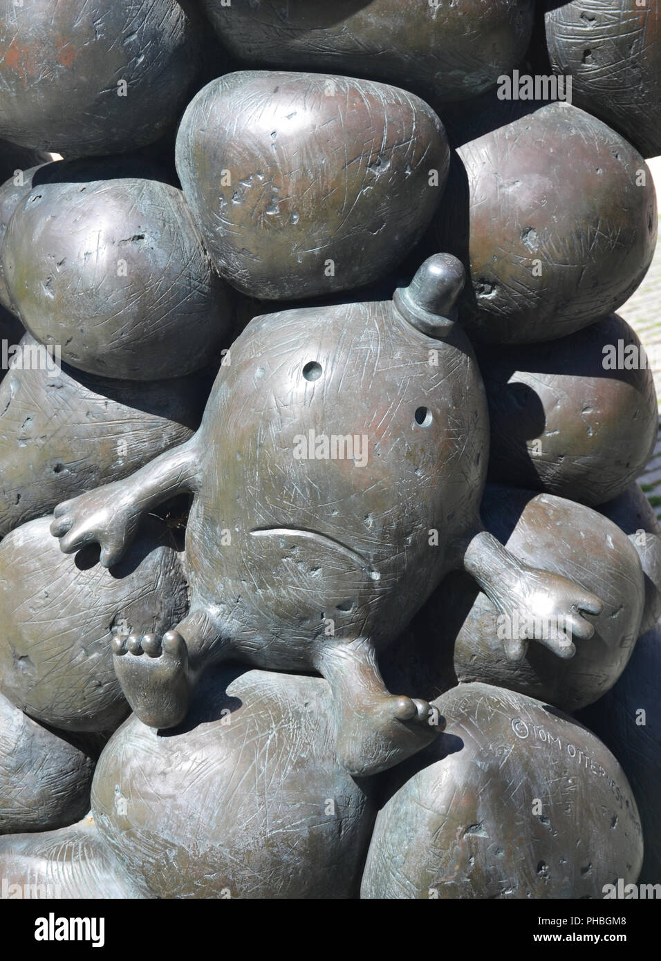 3 juin 2018 - Minneapolis, MINNESOTA : Sculptures dans le palais de justice fédéral Plaza jardin. Auteur : Tom Otterness. Banque D'Images