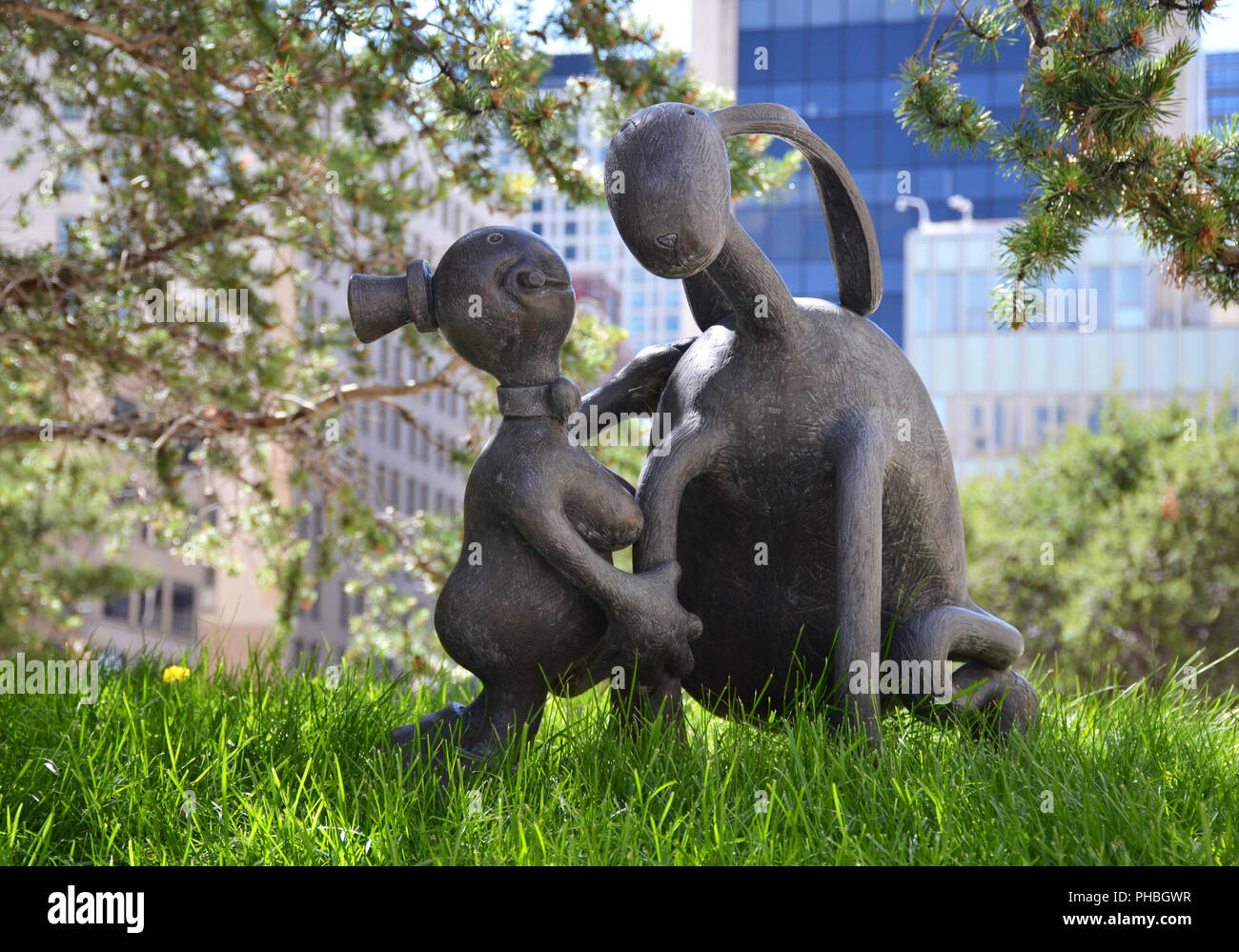 3 juin 2018 - Minneapolis, MINNESOTA : Sculptures dans le palais de justice fédéral Plaza jardin. Auteur : Tom Otterness. Banque D'Images