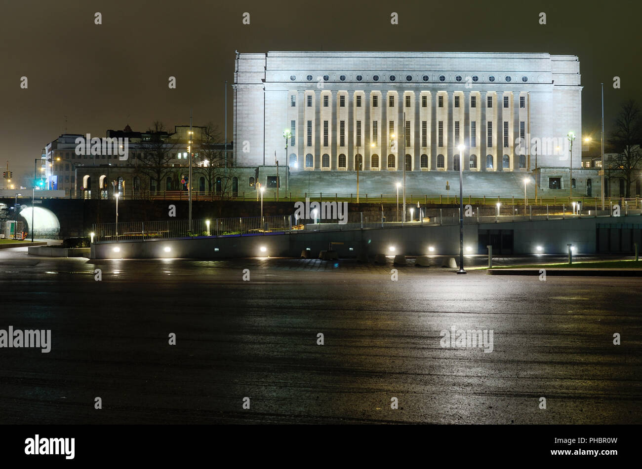 Le parlement finlandais building at night Banque D'Images