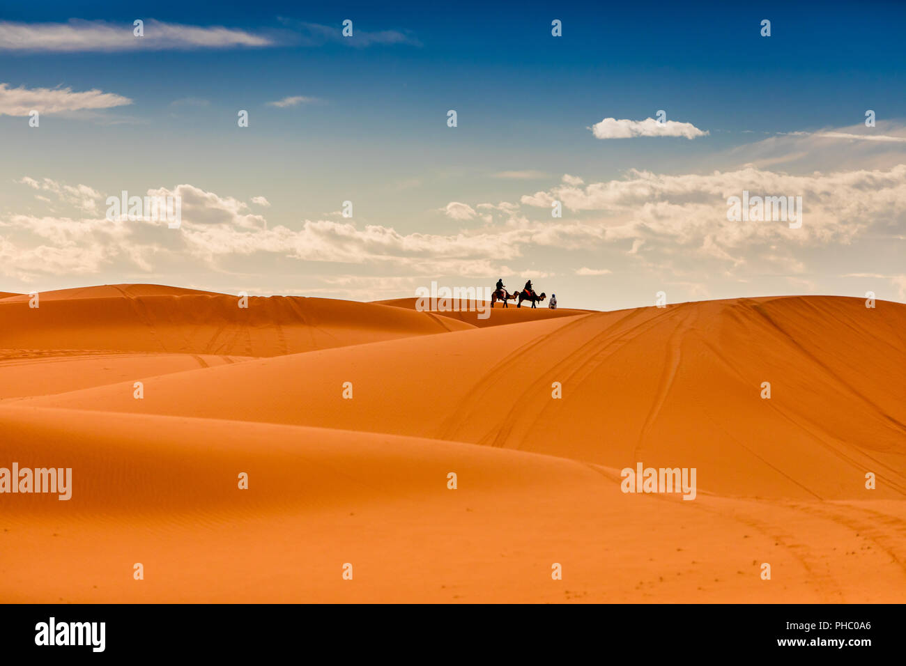 La grande dune de merzouga Banque de photographies et d’images à haute ...