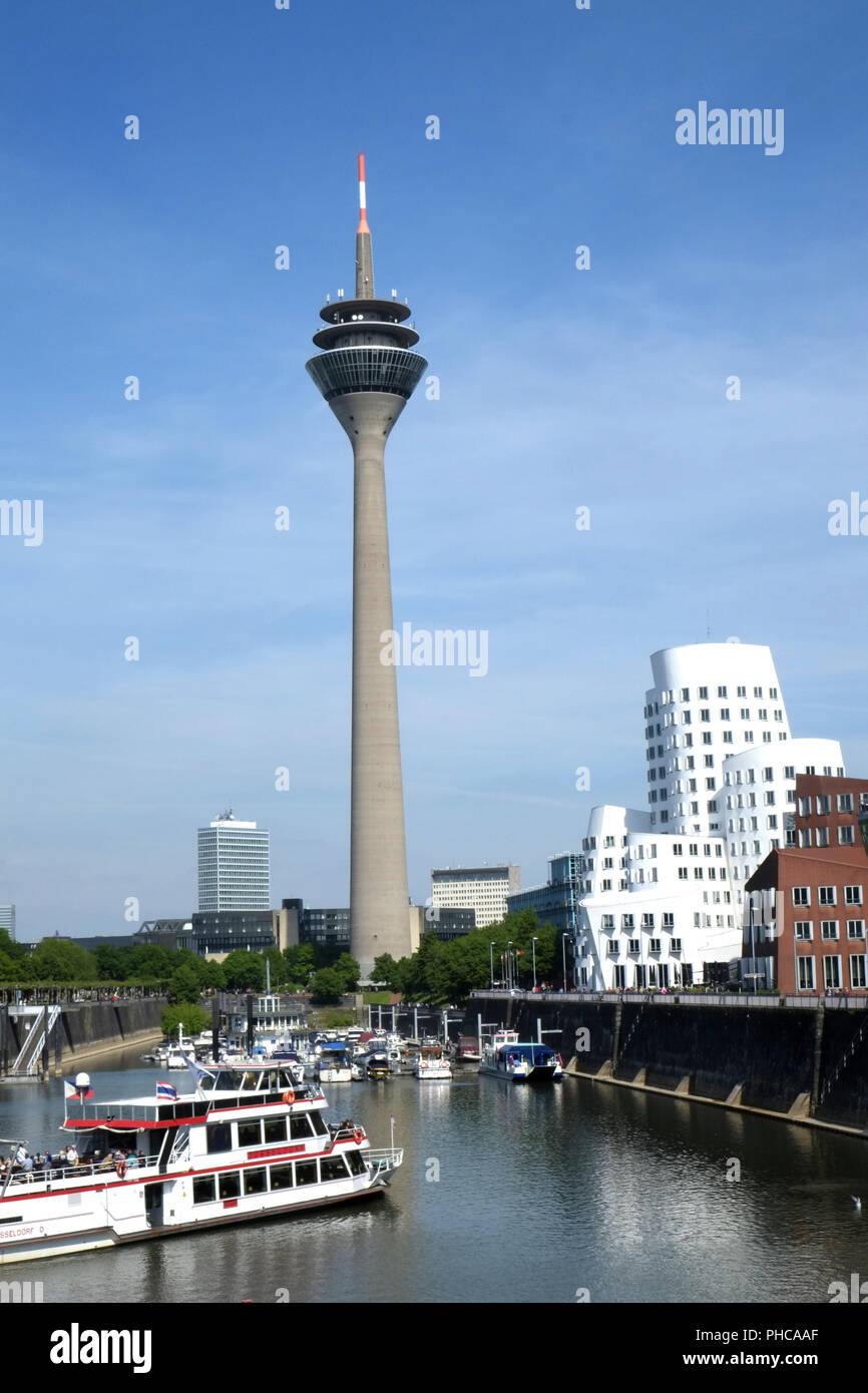 Dusseldorf, port des médias / Medienhafen Banque D'Images