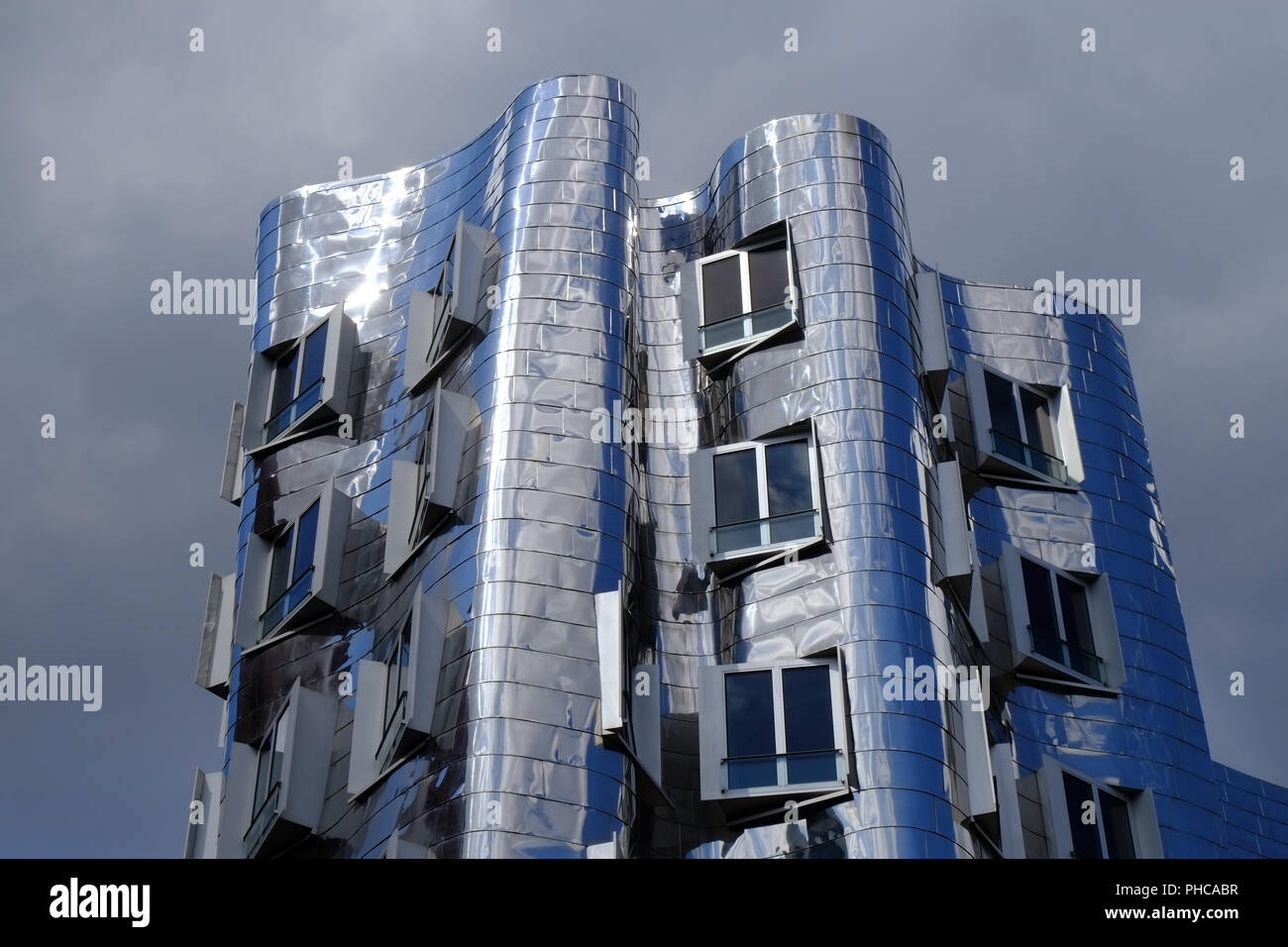Frank o gehry buildings Banque de photographies et d’images à haute ...