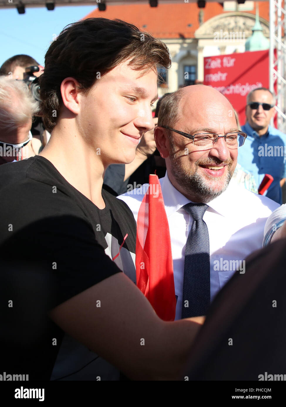 Le président du parti SPD et Martin Schulz, candidat chancelier selfies rend Banque D'Images