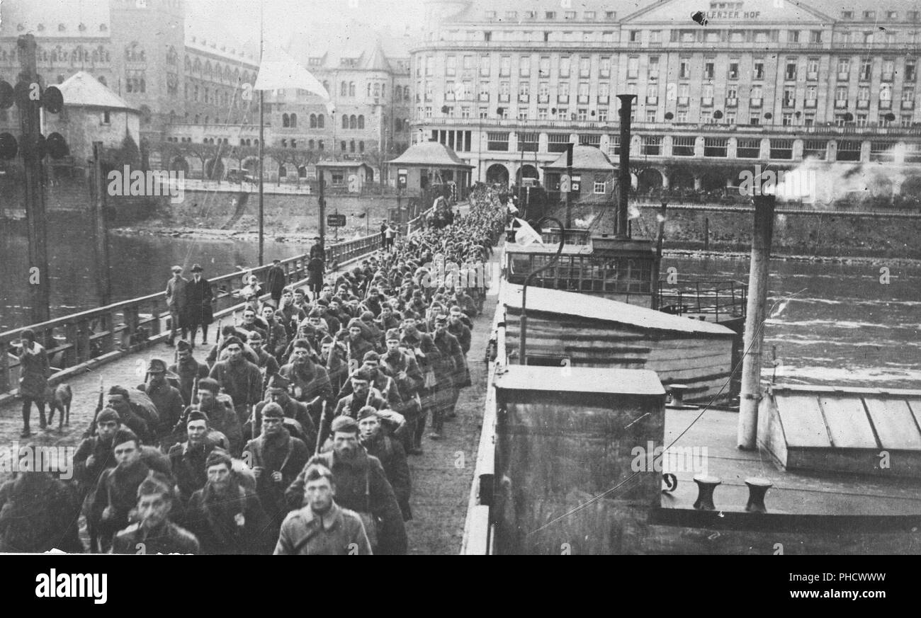 1919 - avant-garde de l'armée américaine d'occupation sur le pont Coblenz à commencer son occupation de la Rhénanie. Banque D'Images