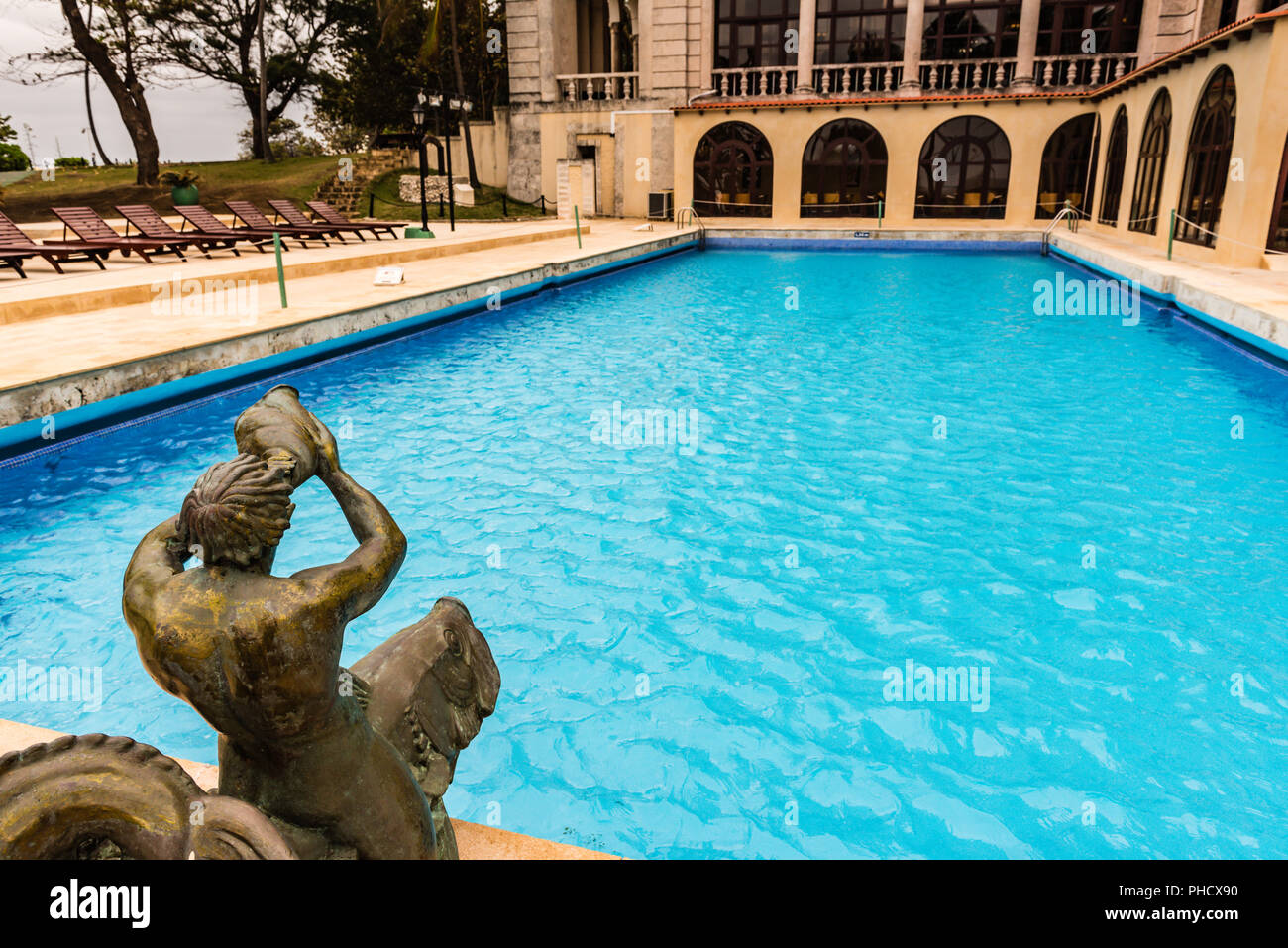 La Havane, Cuba, 21 mars 2016 / : piscine d'hôtel historique Nacional avec détails art déco datant de 1930 Banque D'Images
