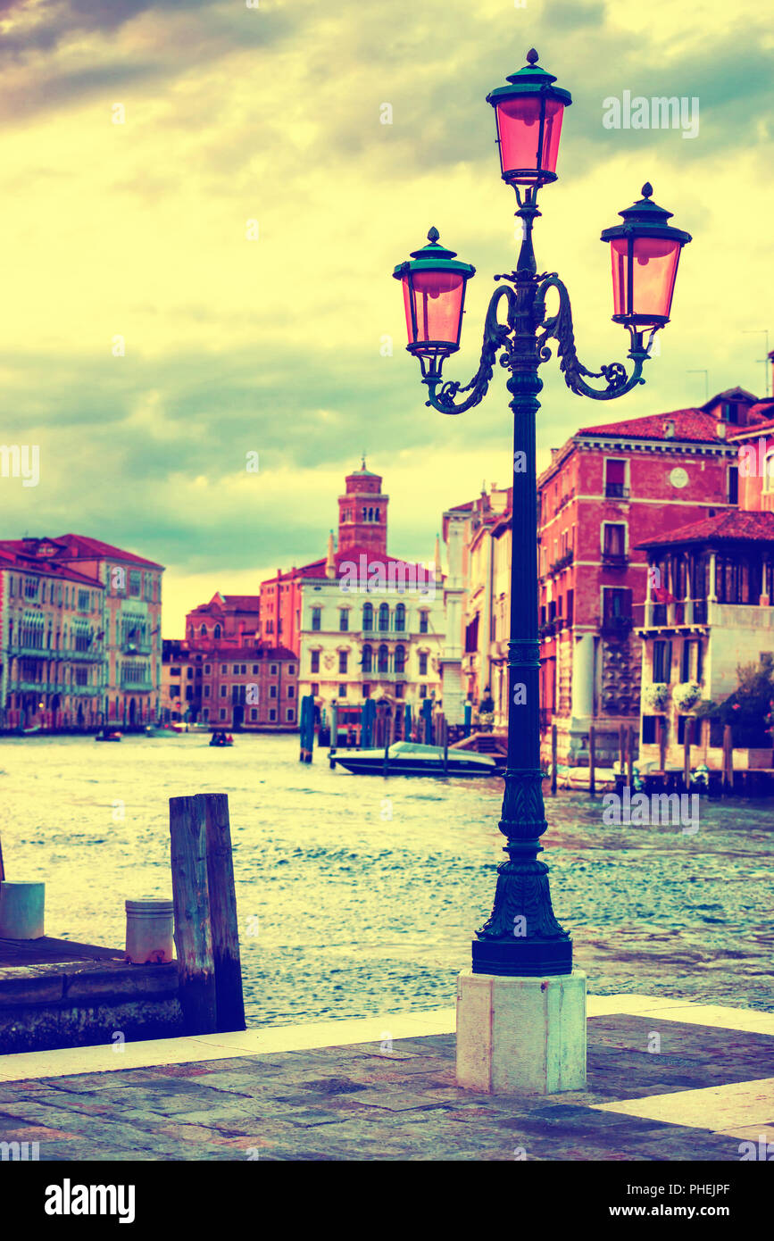 À la lampe streen au Grand Canal, Venise Banque D'Images