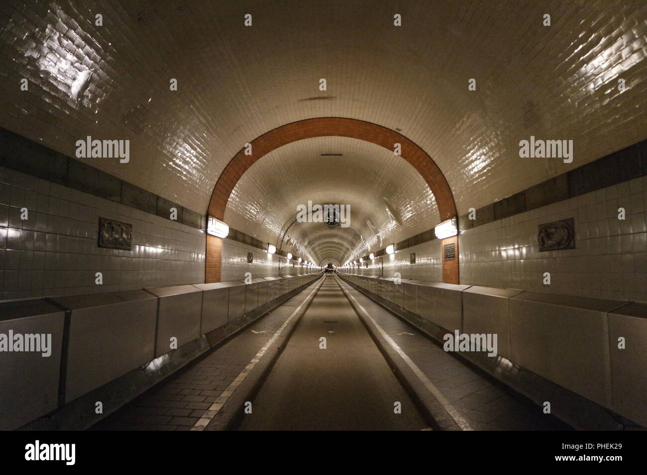 Le tunnel Old Elbe à Hambourg Banque D'Images