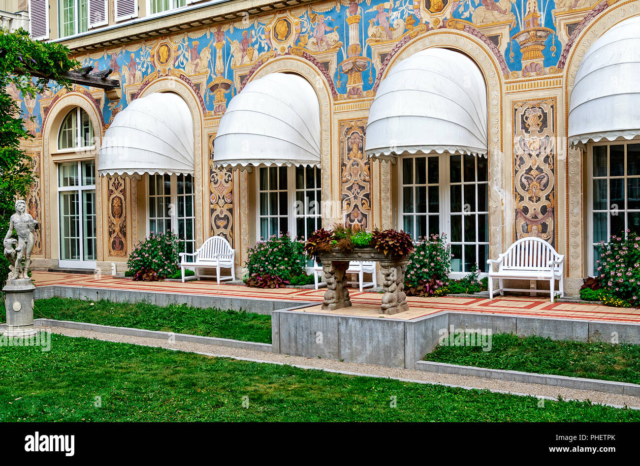 Style néo-baroque petite cour aménagée appelée "Schmuckhof" (Cour de bijoux) de la Kurhaus Bad Kissingen, en Bavière, Allemagne Banque D'Images