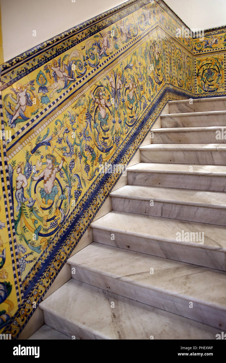 Les carreaux de mur orné traditionnels, dans un escalier Banque D'Images