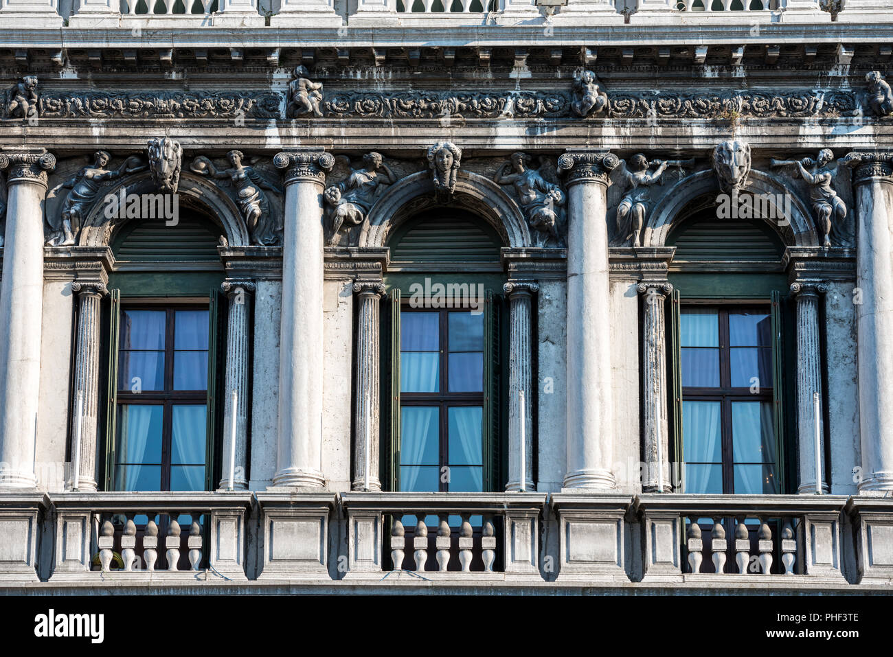 Blanc de la façade du palais des Doges à Venise Banque D'Images