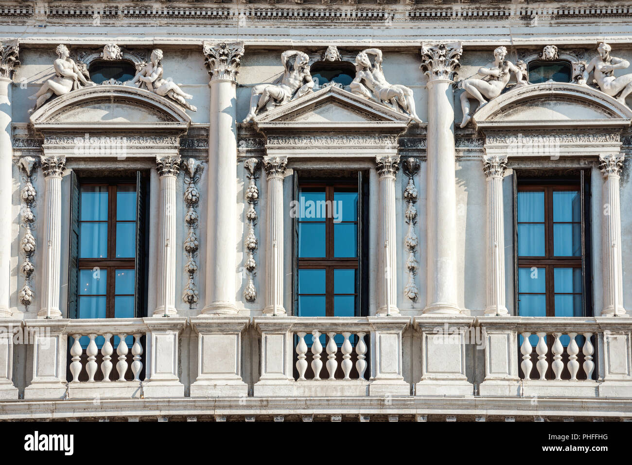 Blanc de la façade du palais des Doges à Venise Banque D'Images