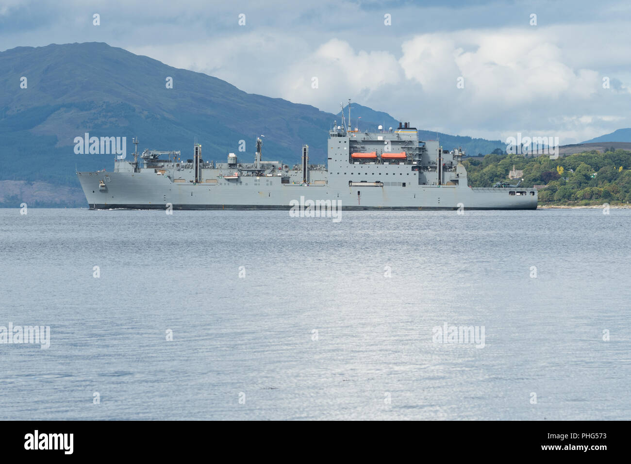 L'USNS Medgar Evers (T-AKE-13) United States Navy Lewis et Clark sec classe cargo dans le Firth of Clyde, en Écosse, Royaume-Uni Banque D'Images