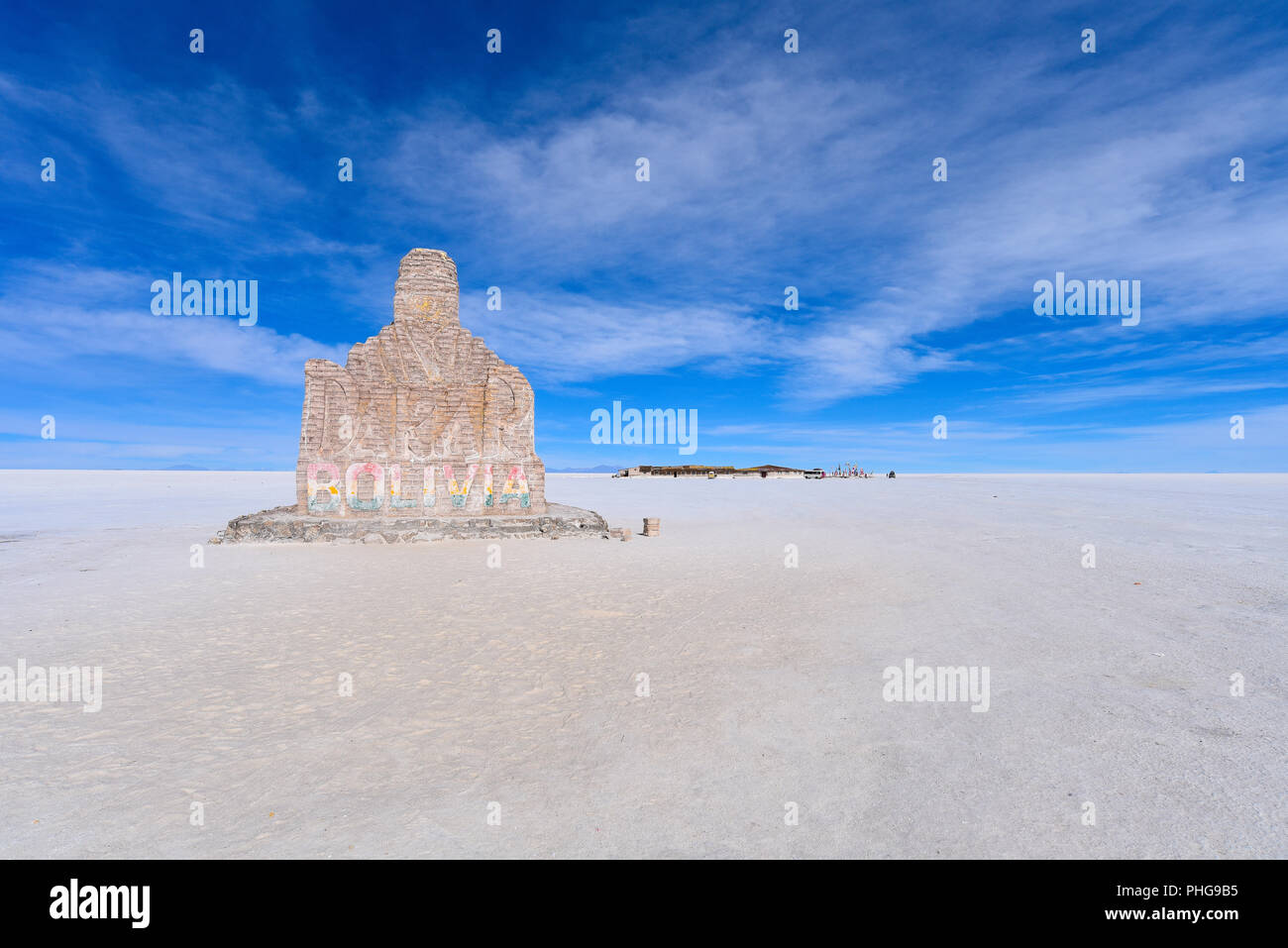 Rallye Dakar monument sur le Salar de Uyuni, Bolivie Banque D'Images