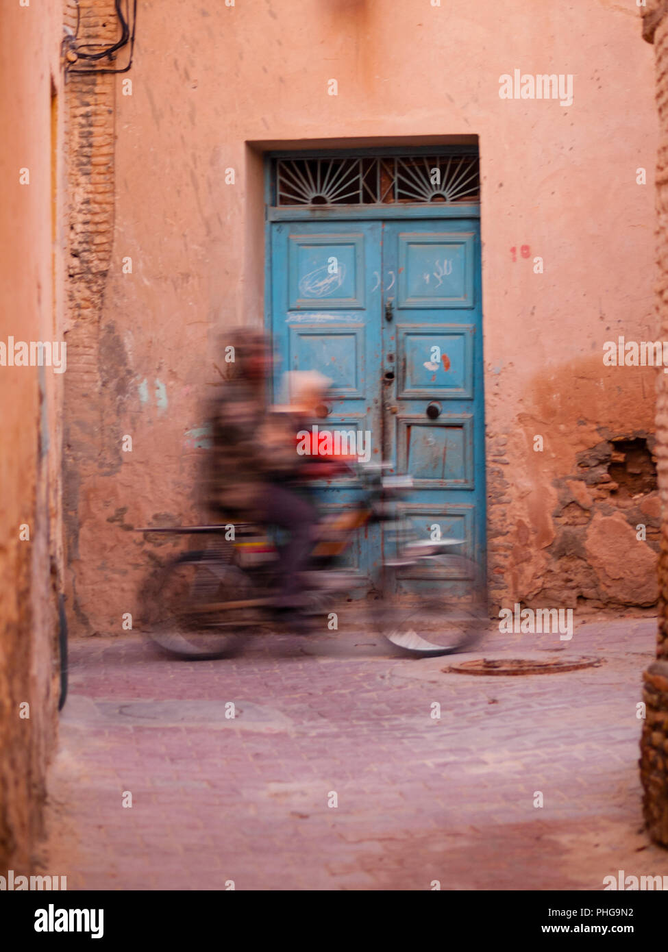 Tozeur-Tunisia, aperçus de la rues étroites du village Banque D'Images