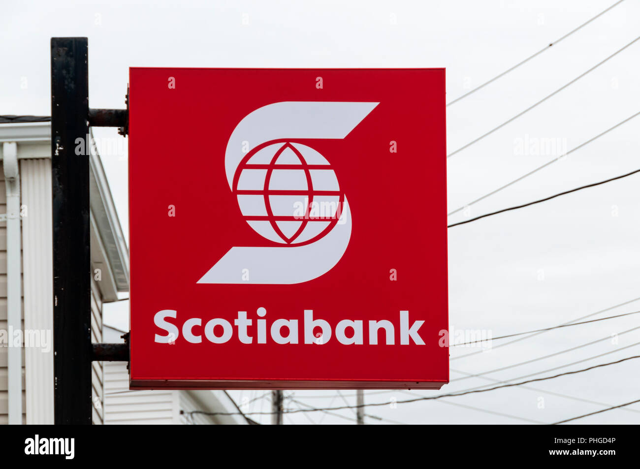 Signe de la Banque Scotia à Terre-Neuve, Canada. La Banque de Nouvelle-Écosse, la Banque Scotia comme d'exploitation, est la troisième plus grande banque au Canada. Banque D'Images Signe de la Banque Scotia à Terre-Neuve, Canada. La Banque de Nouvelle-Écosse, la Banque Scotia comme d'exploitation, est la troisième plus grande banque au Canada. Banque D'Images