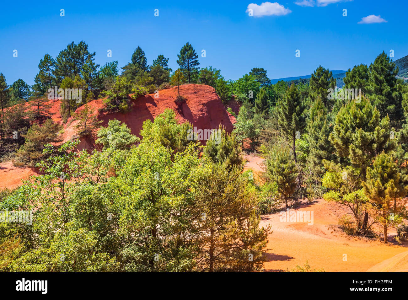 Orange-red hills pittoresque de l'ocre Banque D'Images