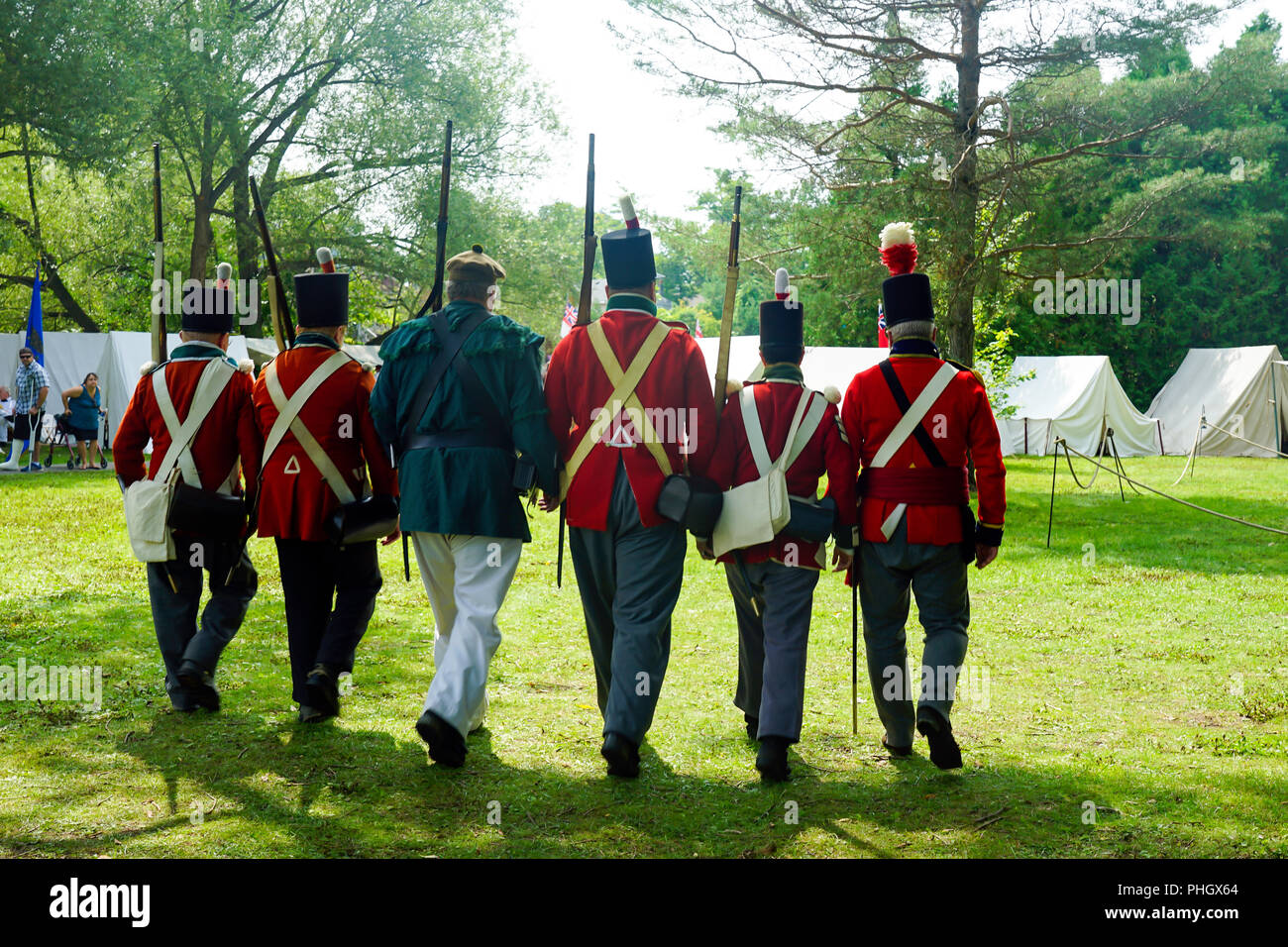 Démonstration de Mousquet militaire britannique au Royal,Nancy,Campement militaire américaine avec reenactors avec Pirates,Voyageurs et Royal Navy Banque D'Images