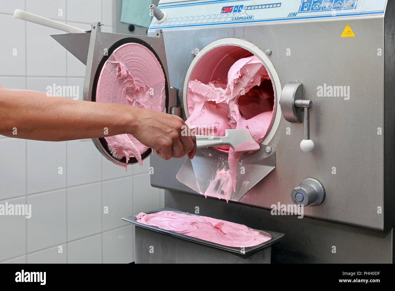 Machine à crème glacée Banque de photographies et d'images à haute  résolution - Alamy