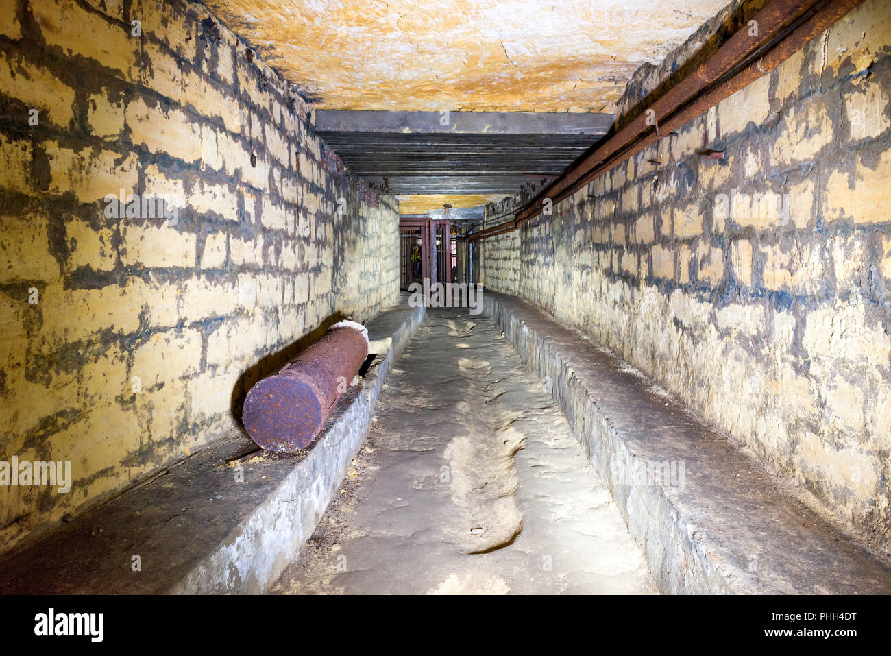 Corridor dans un abri Banque D'Images