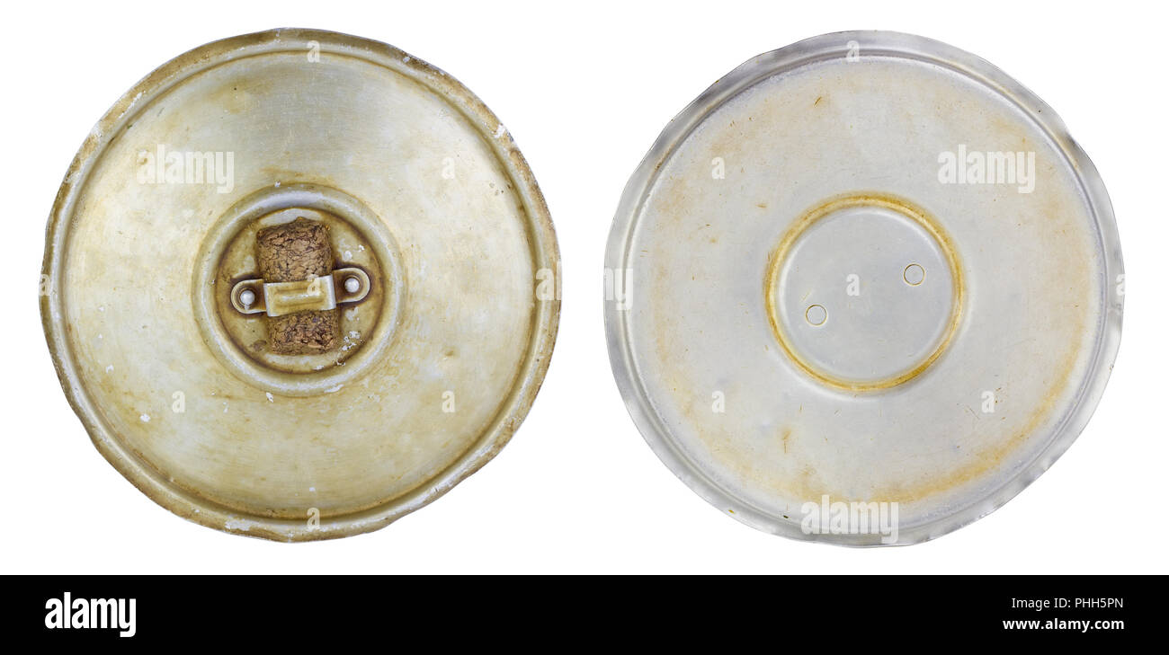 Aluminium couvercle froissé huileuse de la cuisine pan. Banque D'Images