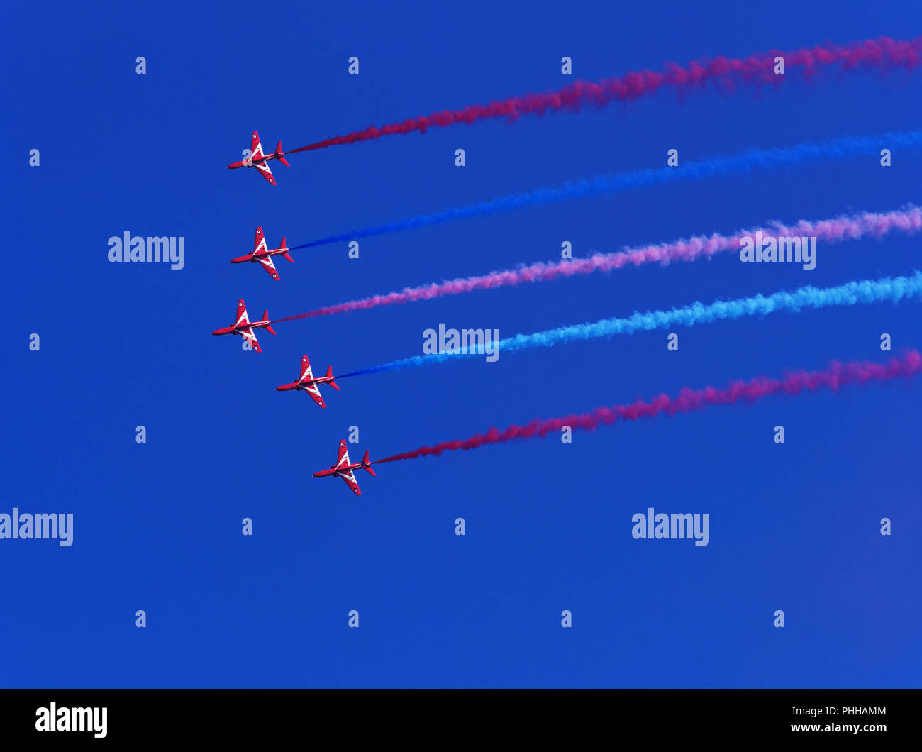 Bournemouth, Royaume-Uni. Août 31, 2018. RAF Des flèches rouges display team ornant le ciel à Bournemouth Air Festival. Credit : Tribu/Alamy Live News Banque D'Images