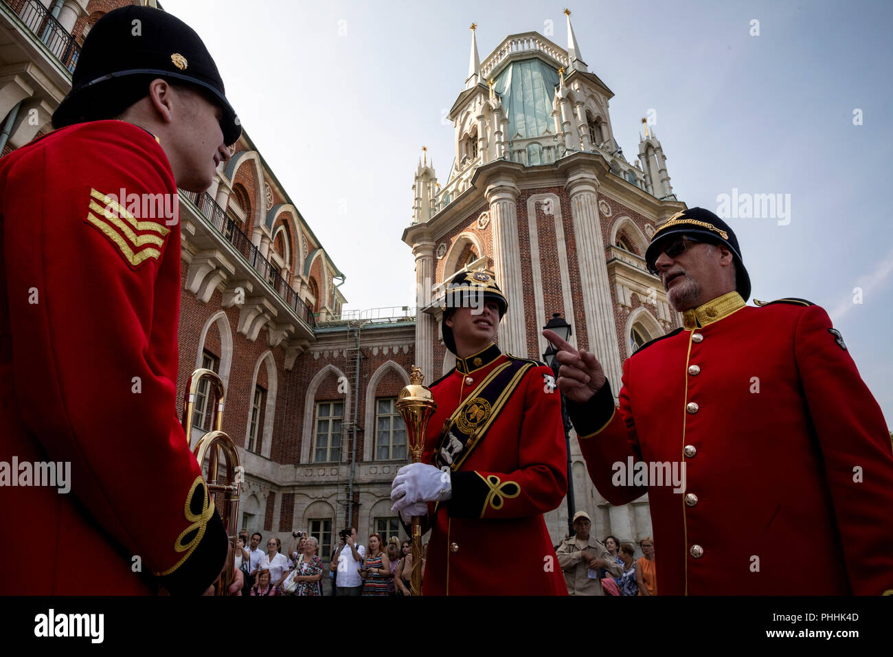 Moscou, Russie. 1er septembre 2018. Les membres du groupe des jeunes Impériale Brentwood participant à la Tour Spasskaya 2018 Festival International de musiques militaires, effectuer au parc Tsaritsyno à Moscou Crédit : Nikolay Vinokourov/Alamy Live News Banque D'Images