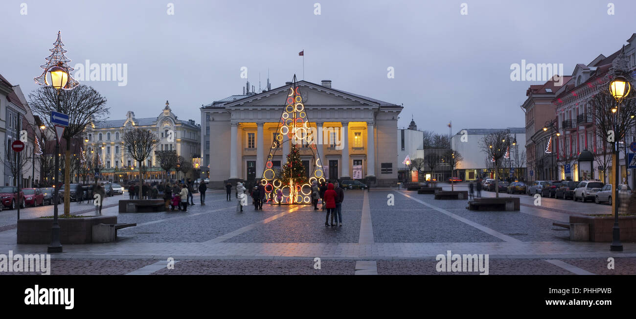 Smple petit sapin lumineux décoré Banque D'Images