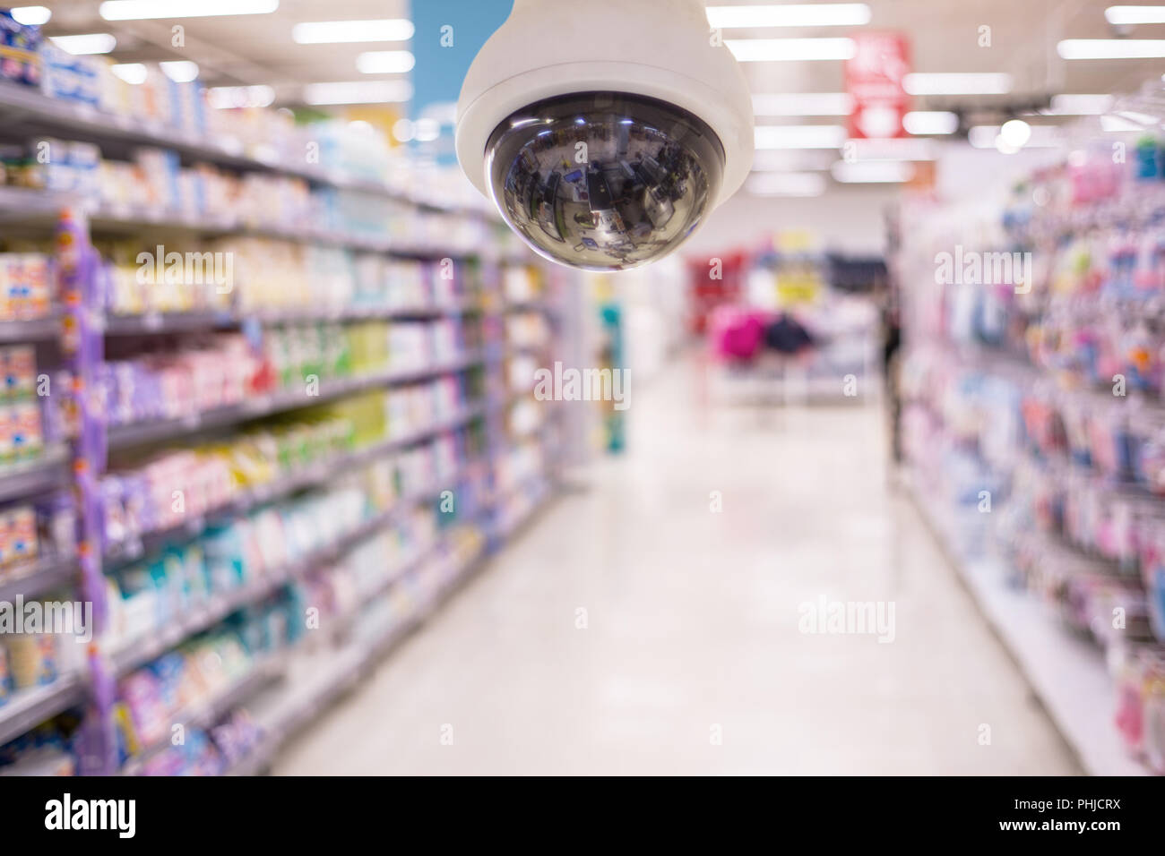 La TVCF et magasin supermarché floue fond flou. La protection de l'activité. Banque D'Images