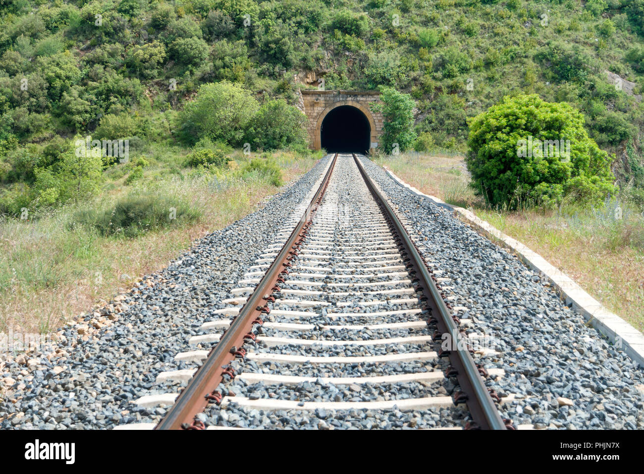 old-train-tunnel-banque-de-photographies-et-d-images-haute-r-solution