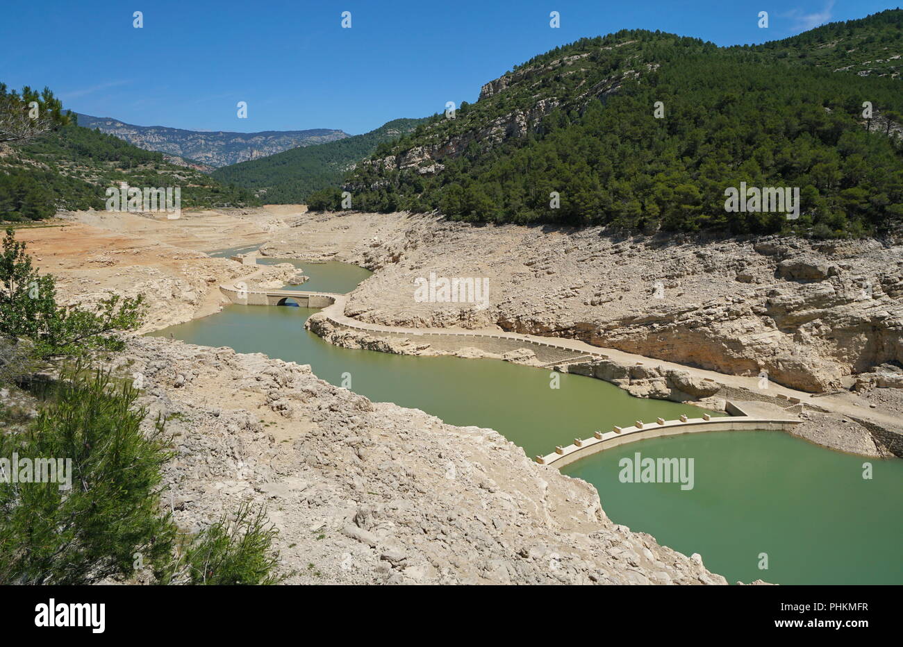 Le réservoir d'Ulldecona pratiquement vide en juin 2018 en raison d'un manque de pluies, Province de Castellón, Communauté Valencienne, Espagne Banque D'Images