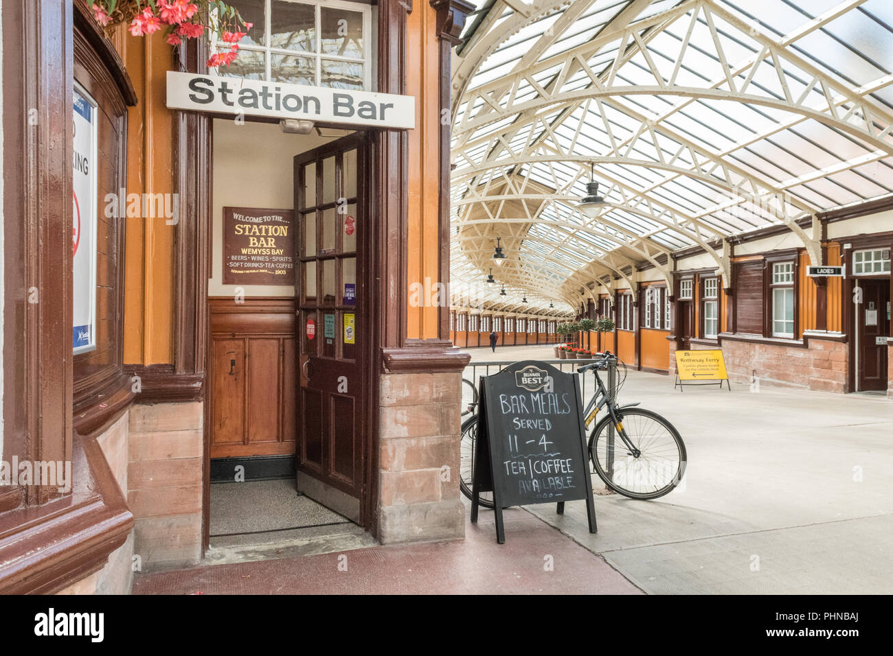 Wemyss Bay Station Bar, Wemyss Bay railway station, Ecosse, Royaume-Uni Banque D'Images