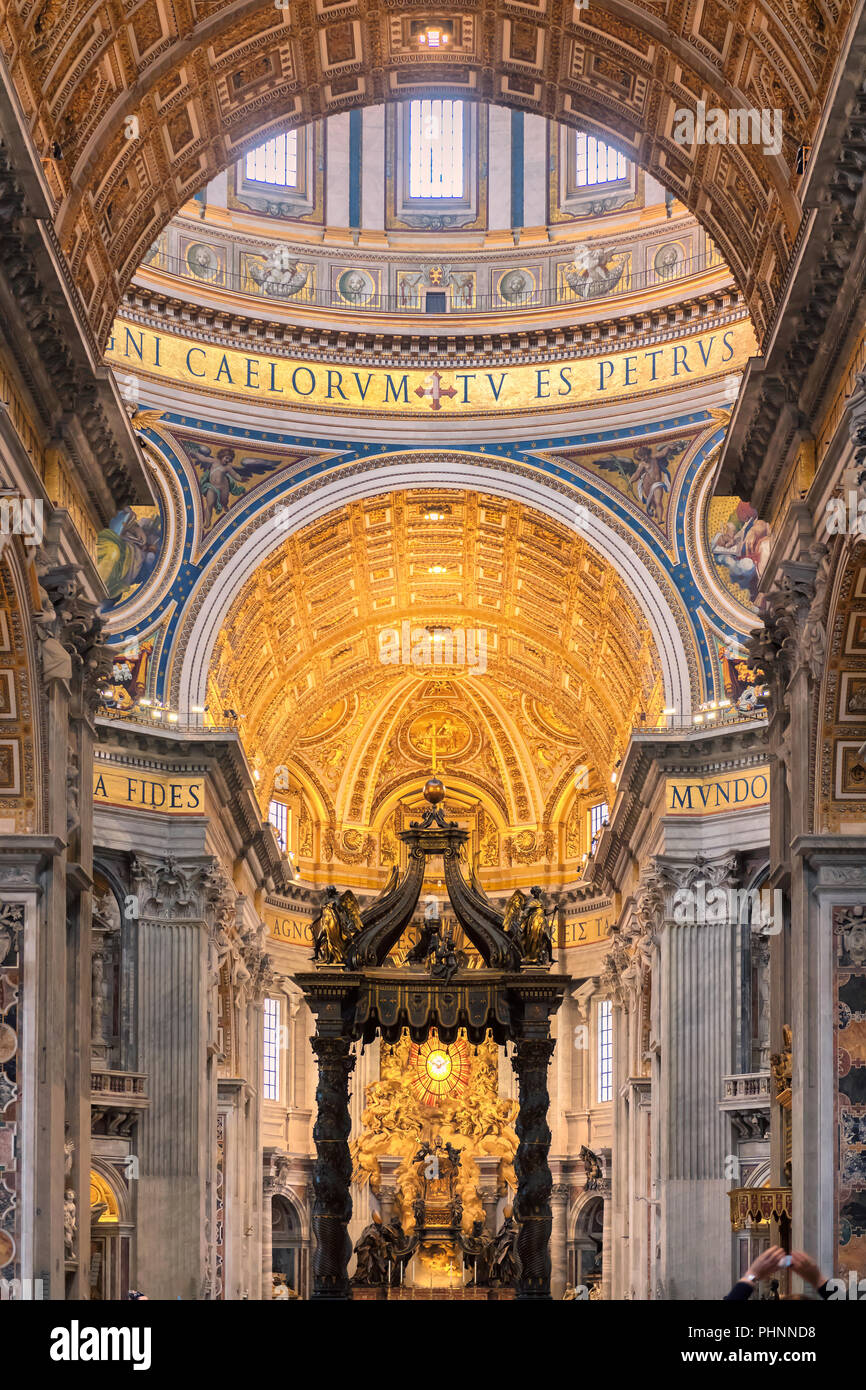 Intérieur de la Basilique Saint-Pierre, Vatican Banque D'Images