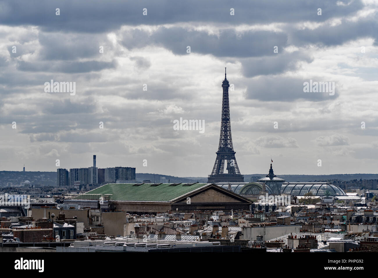 Vue aérienne de la Tour Eiffel et les toits de Paris Banque D'Images