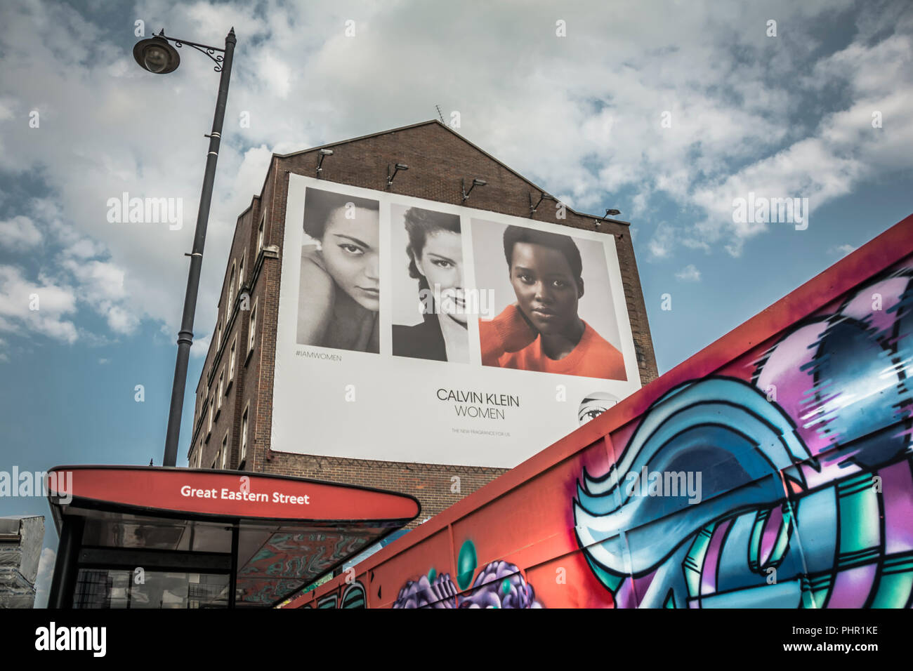 Calvin Klein Femmes annonce sur Great Eastern Street, Shoreditch, London, UK Banque D'Images