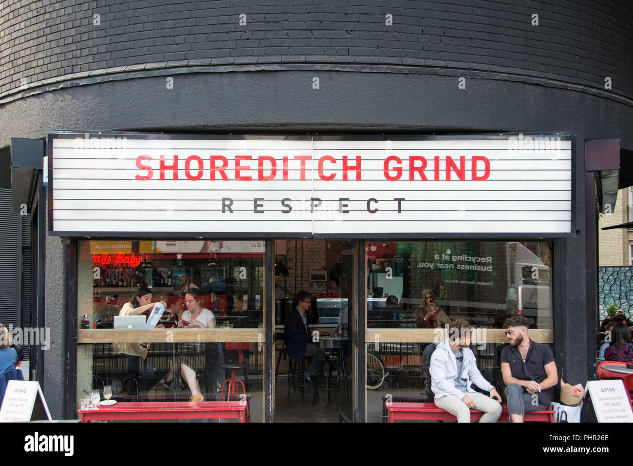 Shoreditch Grind respect cafe sur la vieille rue rond-point, London, EC2, UK Banque D'Images