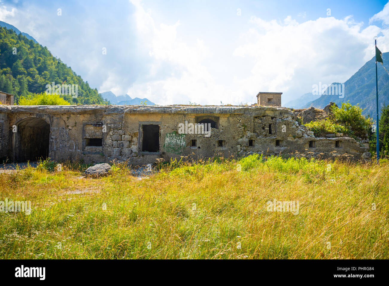 La batterie d'artillerie de Sella Predil près du lac de Predil et Tarvisio en Alpes européennes, Italie Banque D'Images