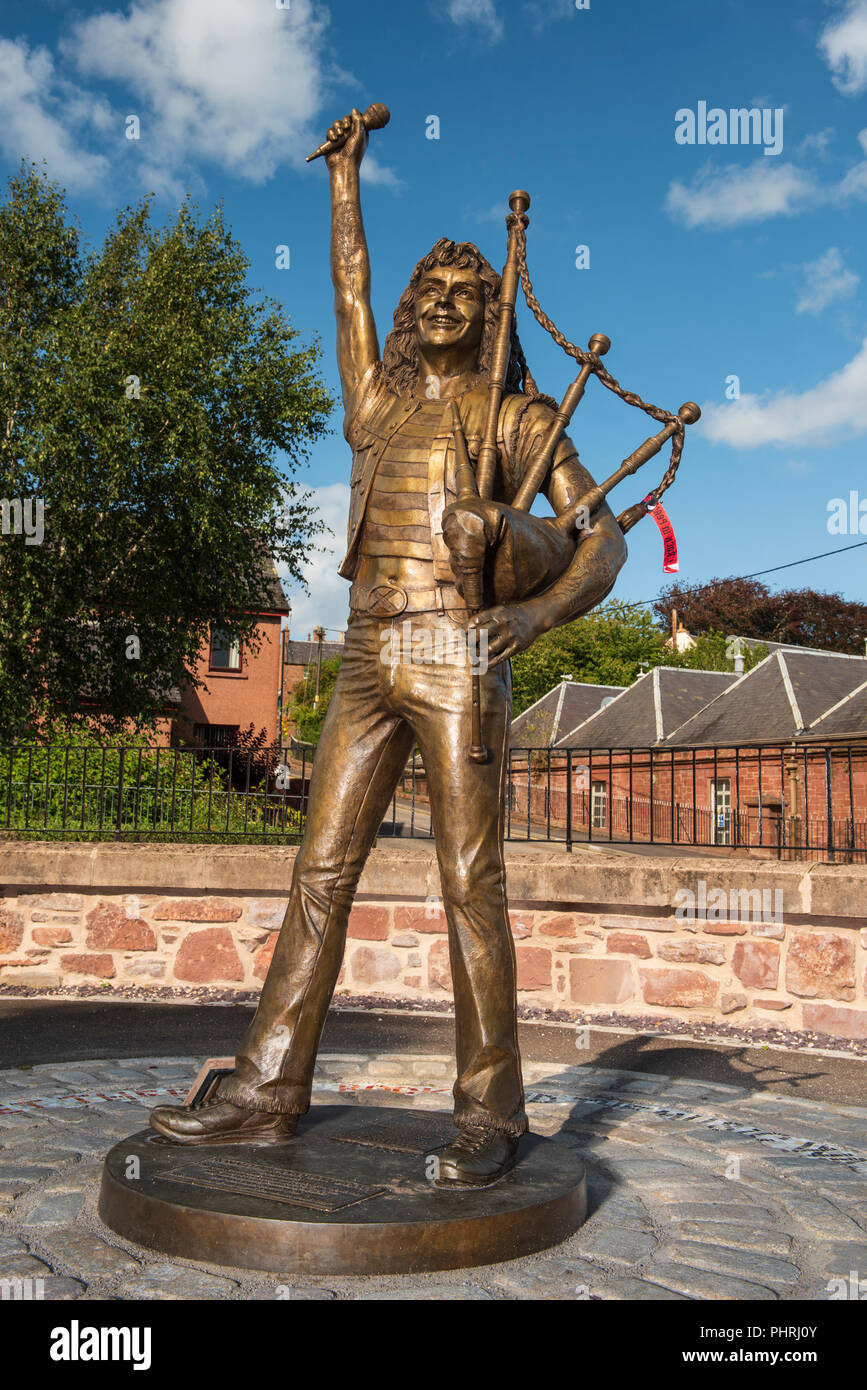 Statue de la chanteuse, Bon Scott, de rock AC/DC à Kirriemuir, Angus, Scotland. Banque D'Images
