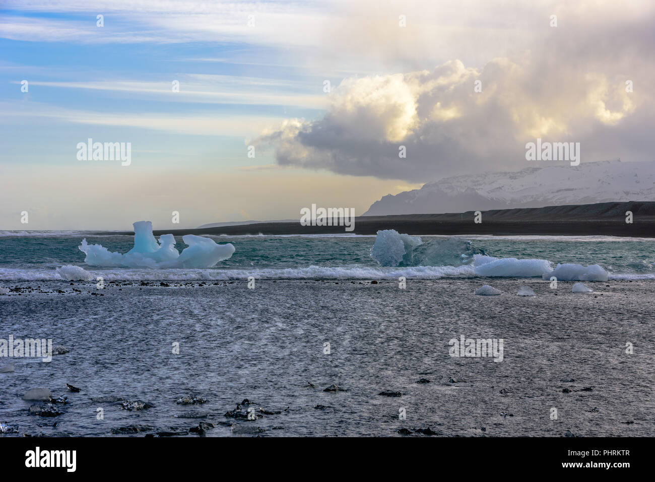 La glace et les icebergs sur la plage du diamant dans le sud-est de l'Islande Banque D'Images