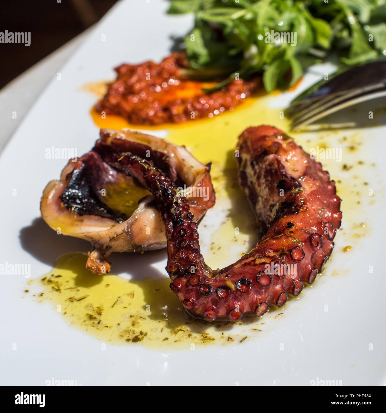 Une assiette de poulpe grillé Banque D'Images