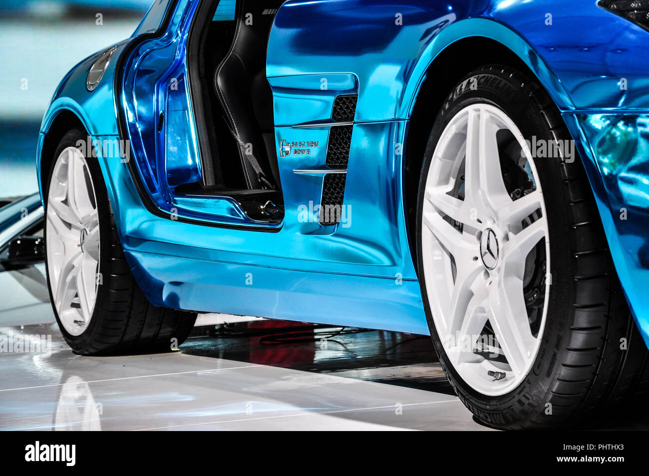 Mercedes Benz SLS AMG Electric Drive limited edition version électrique de la SLS AMG à Goodwood Festival of Speed. Bleu métal Banque D'Images