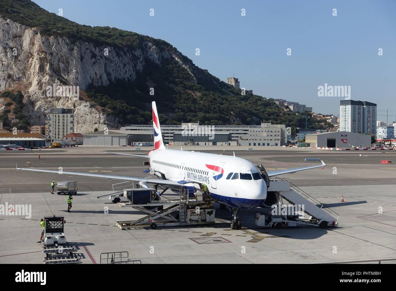 British Airways avion sur le stand à l'aéroport de Gibraltar. Banque D'Images