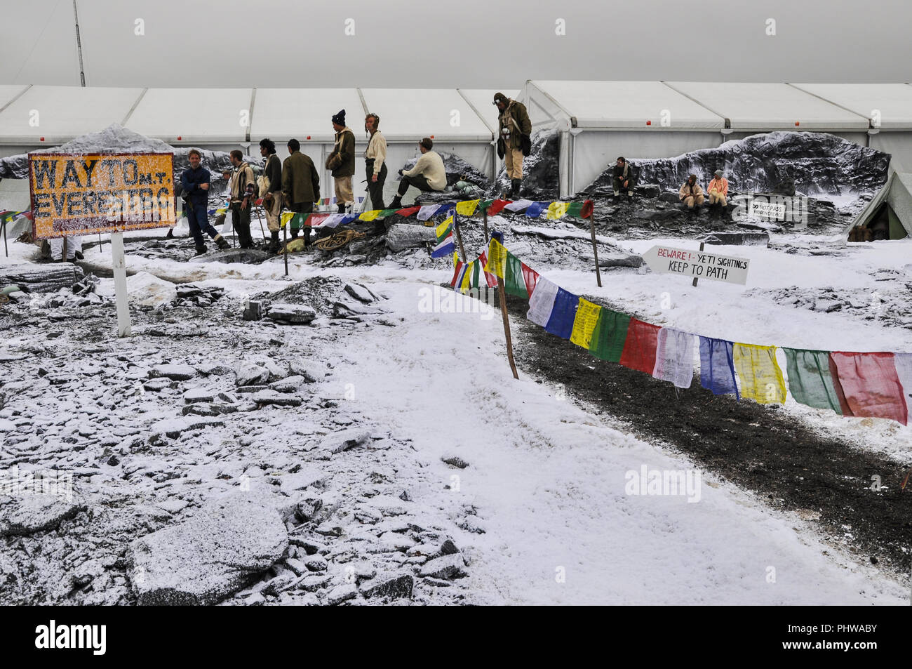 Recréation d'un camp d'alpiniste pour le 60e anniversaire de la première ascension du mont Everest par Sir Edmund Hillary et Tenzing Norgay. Grimpeurs Banque D'Images