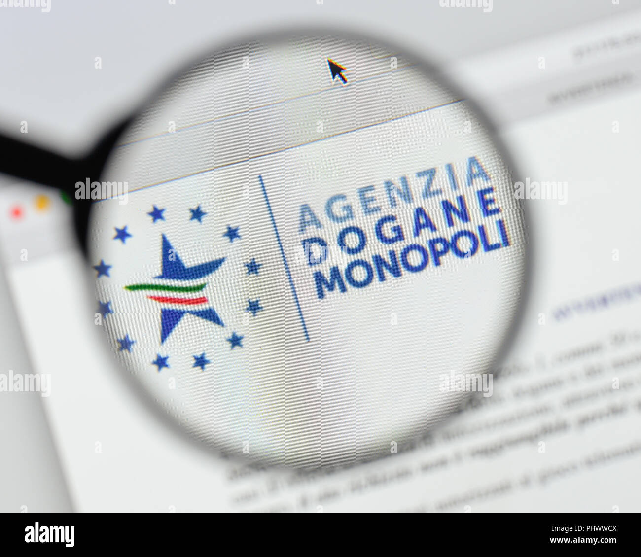 Milan, Italie - 20 août 2018 : Agenzia Dogane e monopoli accueil du site. Agenzia Dogane e logo monopoli visible. Banque D'Images