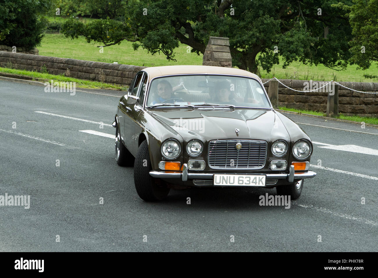Jaguar XJ6 marron à Golbey towers rallye de voitures vintage classique annuelle, UK Banque D'Images
